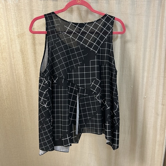 Black and White Tank Top - Comfy USA - Picture 2 of 4